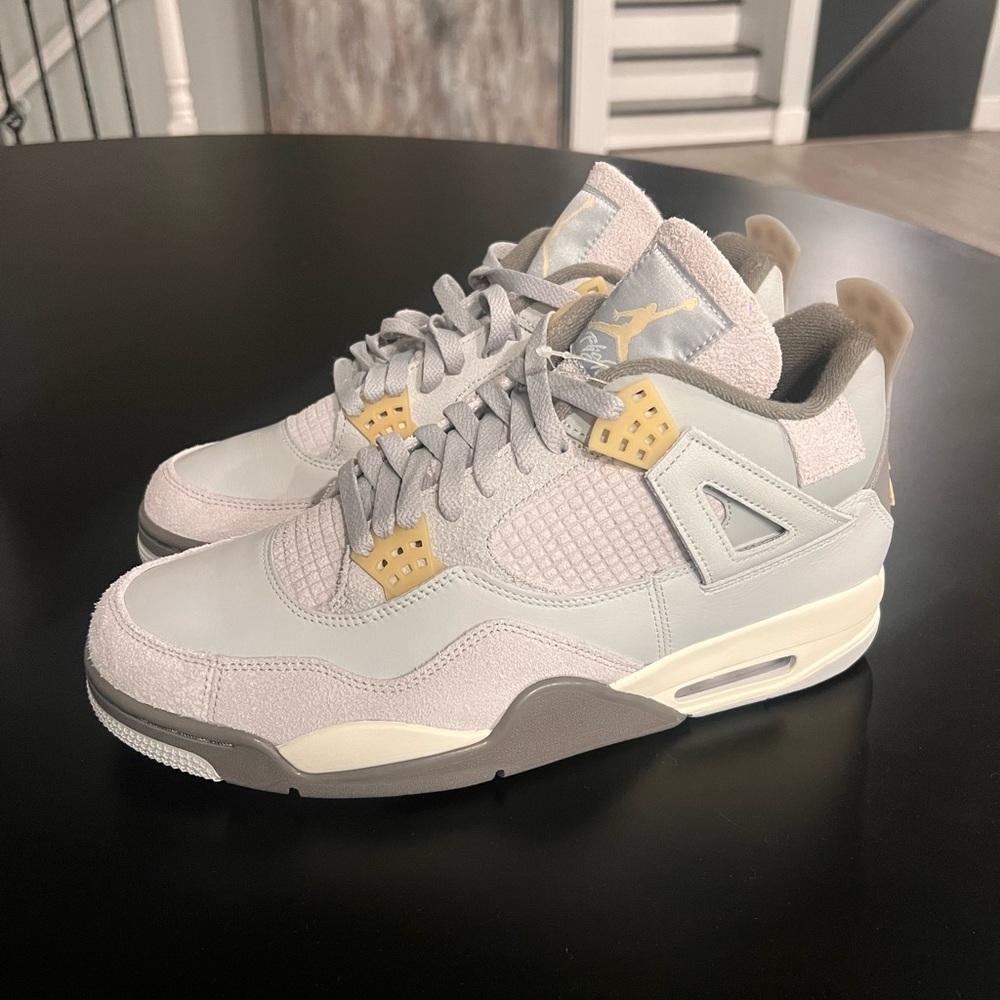 Air Jordan Retro 4 SE